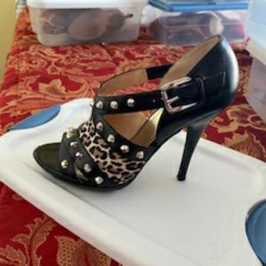 Michael Michael kors black leopard pumps
